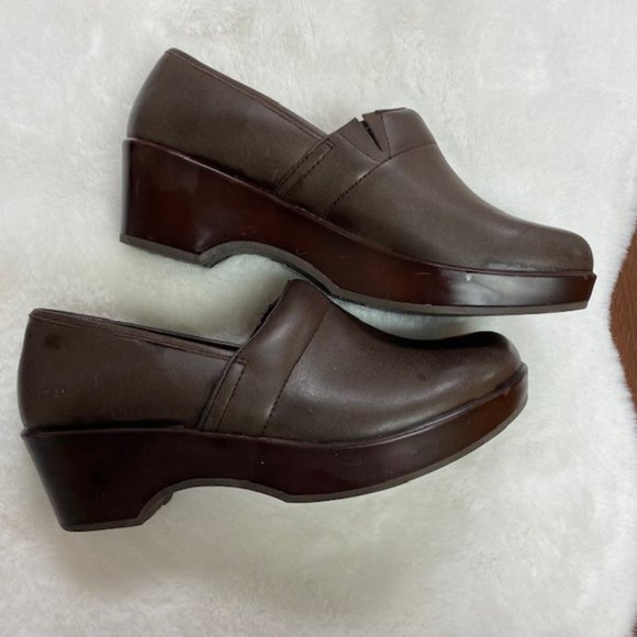 LIKE NEW JBU by Jambu CORDOBA Brown Clogs, size 10M - Picture 8 of 13